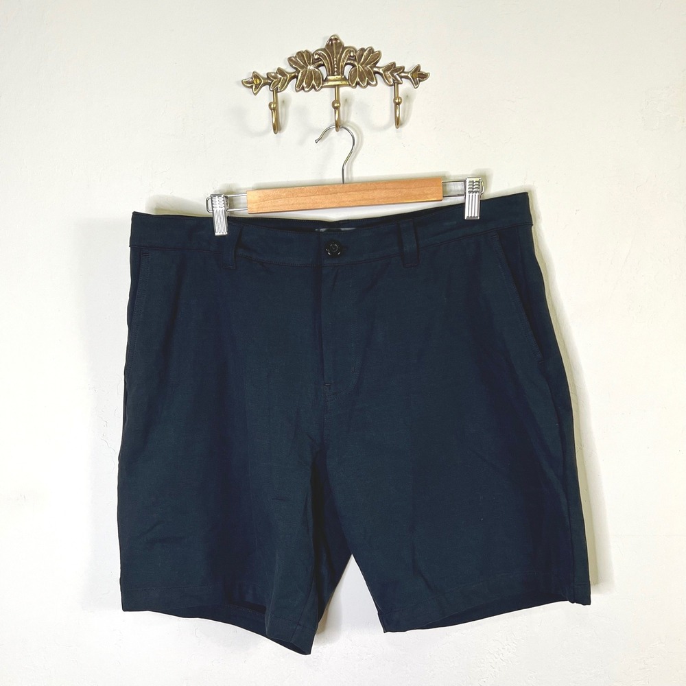 TravisMathew Shorts Stretchknit Short Mens Size 35 Black Performance Golf NEW